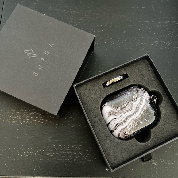 Brand New Airpods 3 case - Picture 4 of 5